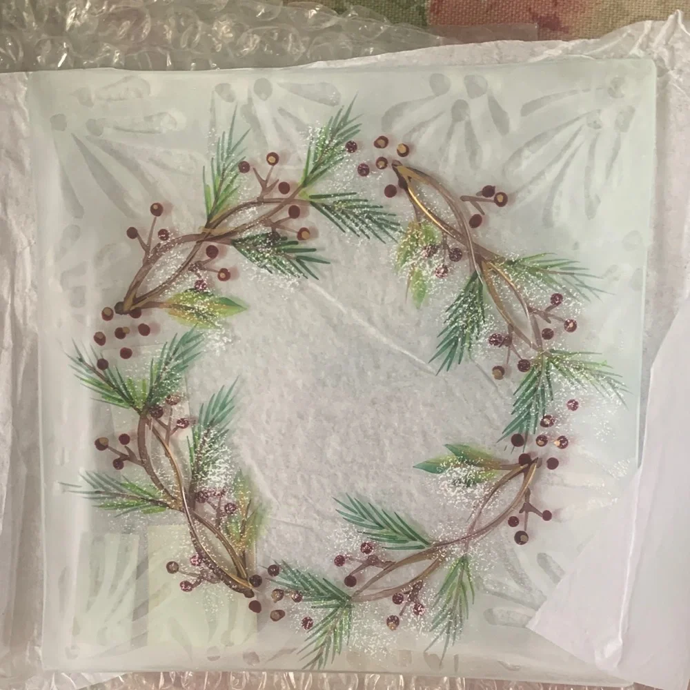 Yankee Candle Square Holiday Wreath Glass Plate with Green and Red Accents - NEW